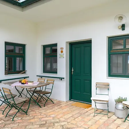 Отель Winzerhof Kuessler - Weinviertel Stillfried