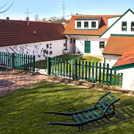 Отель Winzerhof Kuessler - Weinviertel