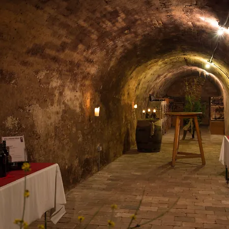 Winzerhof Kuessler - Weinviertel 3* Stillfried