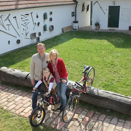 Winzerhof Kuessler - Weinviertel Отель 3*