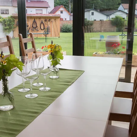 Winzerhof Kuessler - Weinviertel Отель 3*