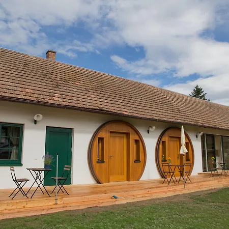 Отель Winzerhof Kuessler - Weinviertel