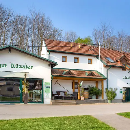 Отель Winzerhof Kuessler - Weinviertel